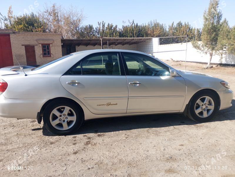 Toyota Camry 2005 - 165 000 TMT - Дянев - img 4