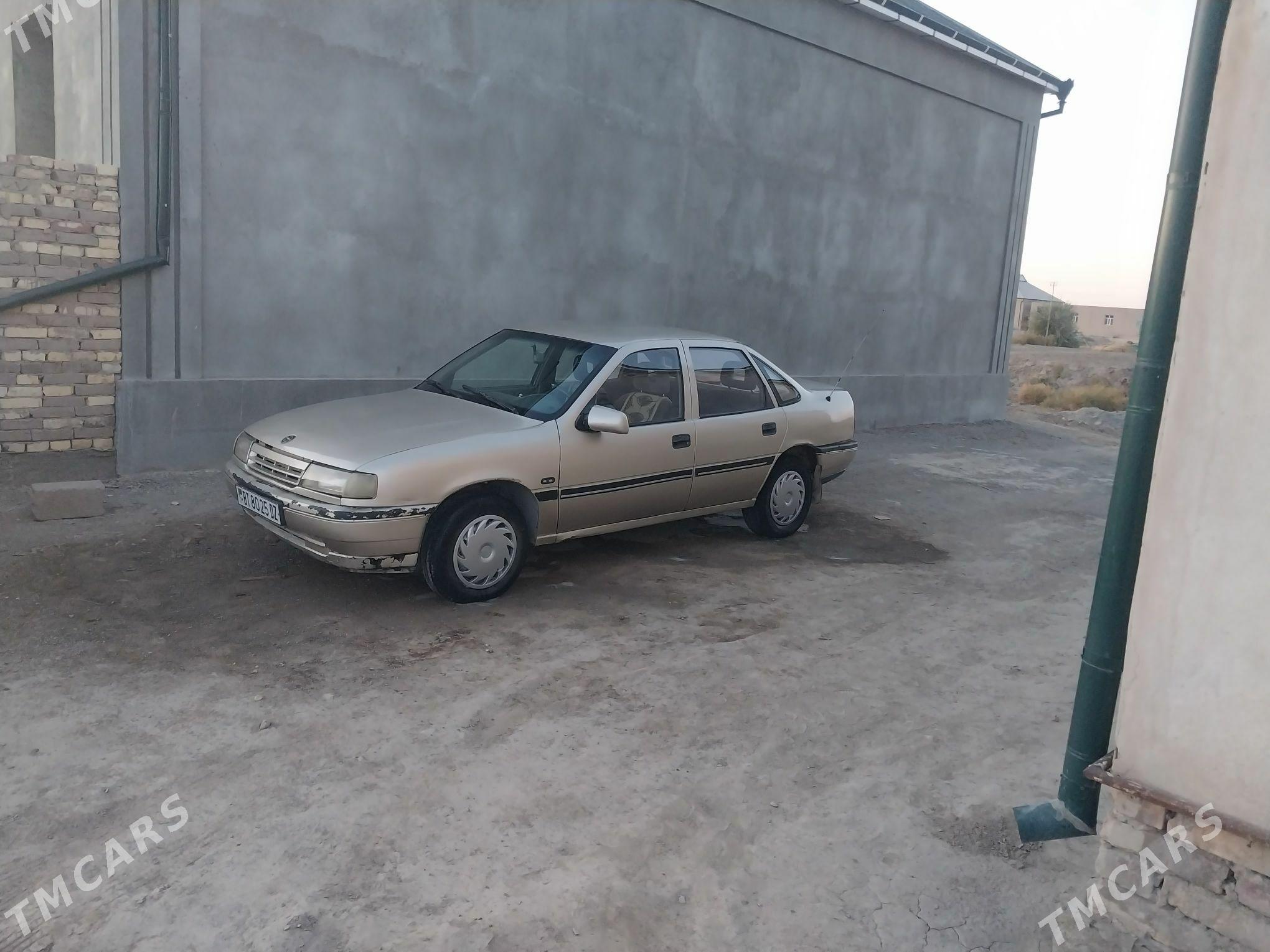 Opel Vectra 1990 - 30 000 TMT - Гурбансолтан Едже - img 4