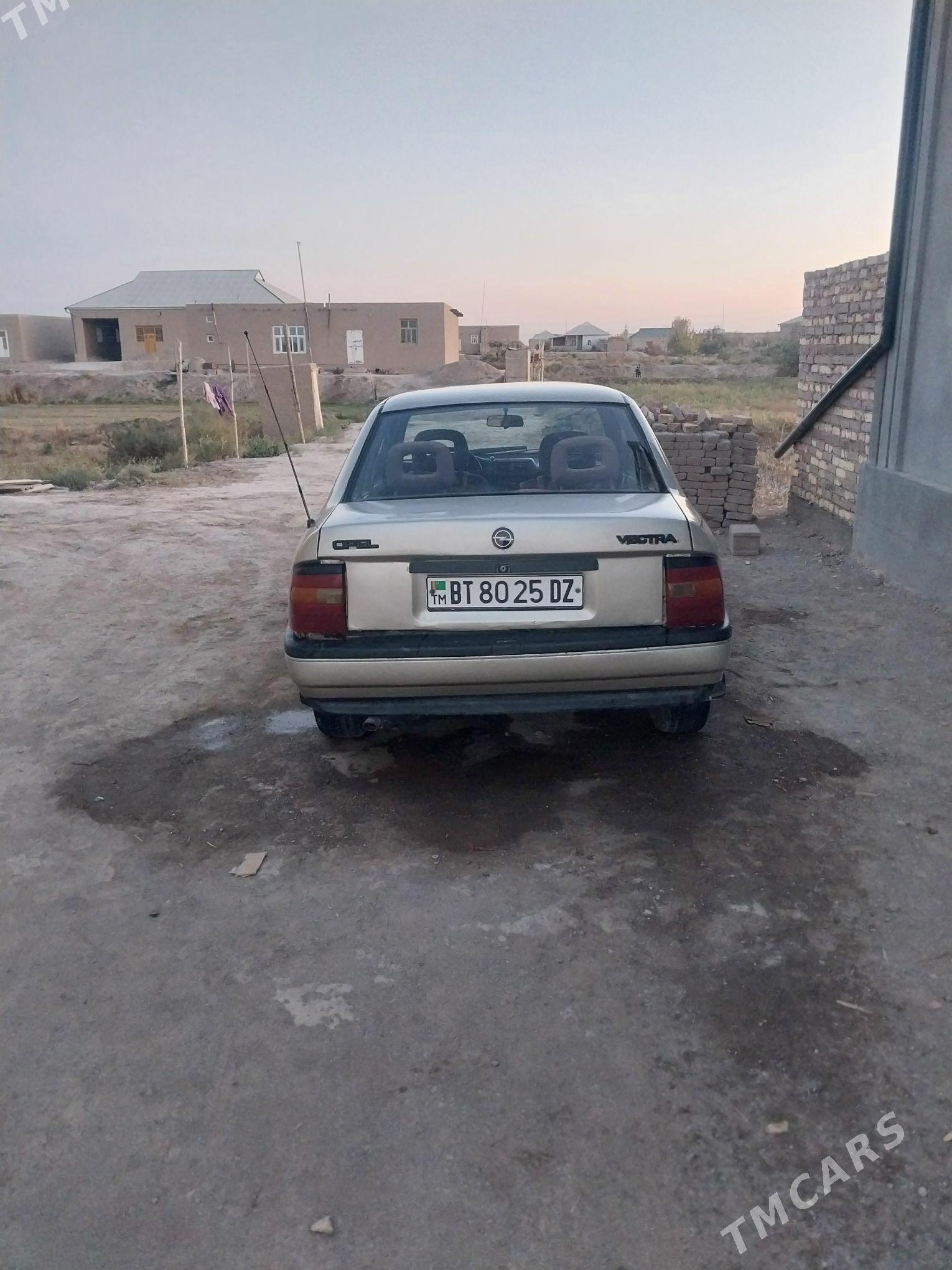 Opel Vectra 1990 - 30 000 TMT - Гурбансолтан Едже - img 3