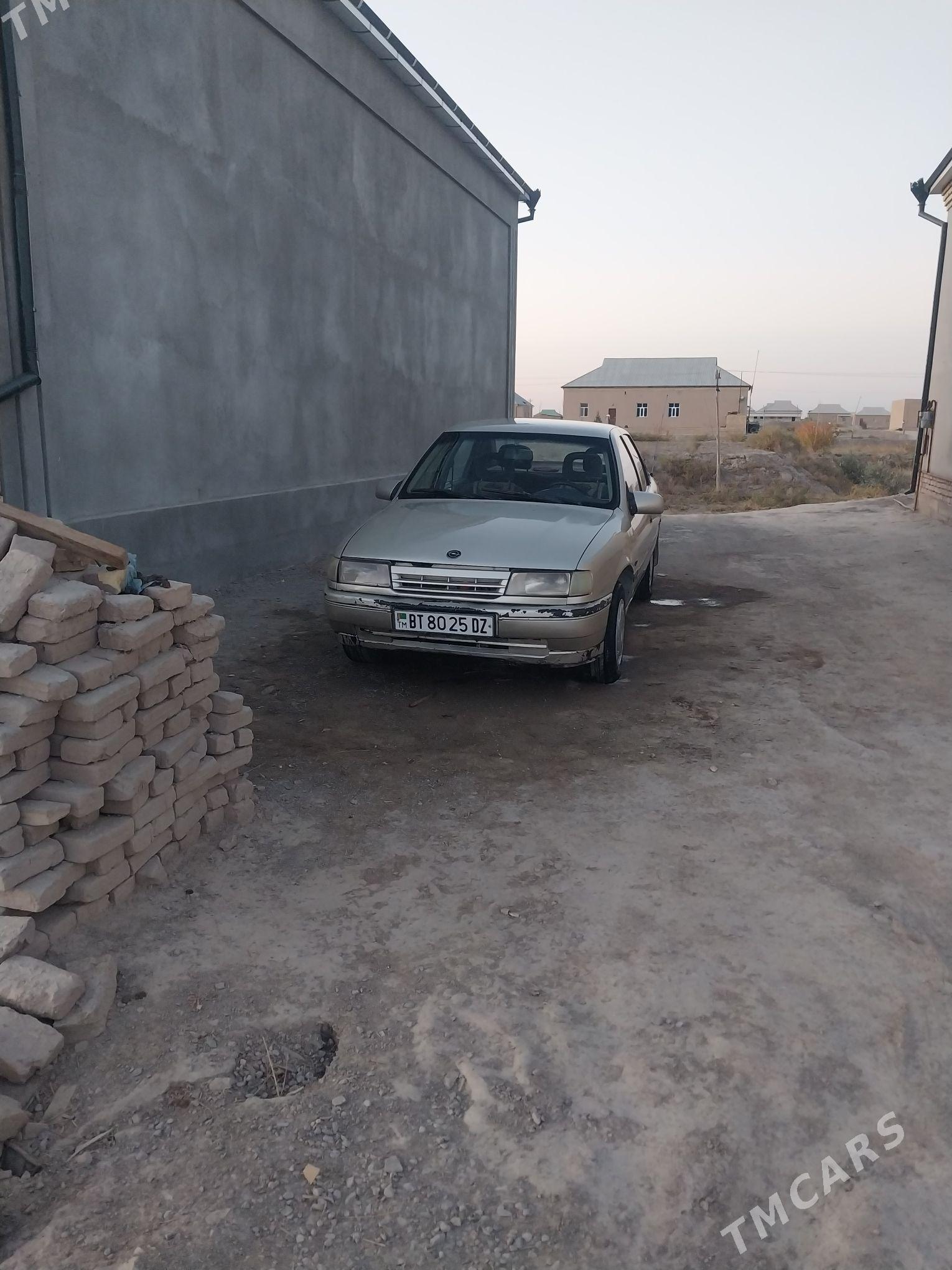 Opel Vectra 1990 - 30 000 TMT - Гурбансолтан Едже - img 5