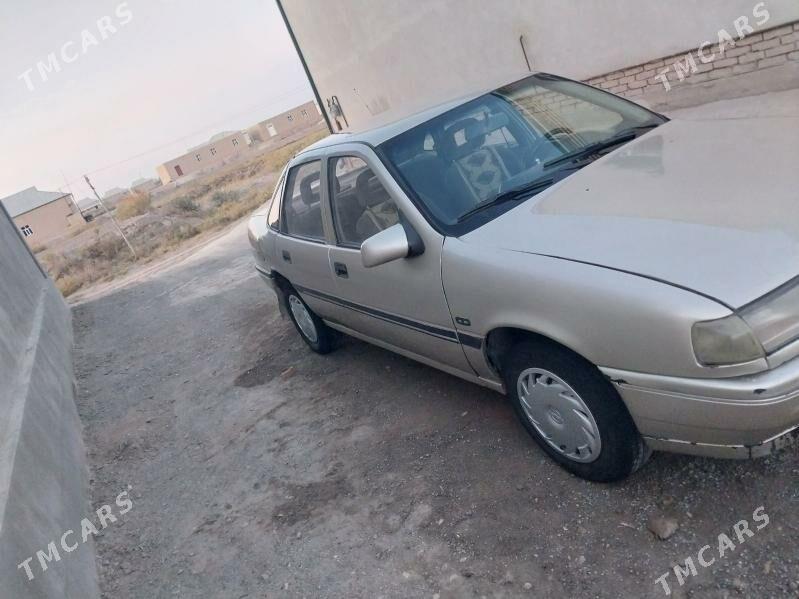 Opel Vectra 1990 - 30 000 TMT - Гурбансолтан Едже - img 6