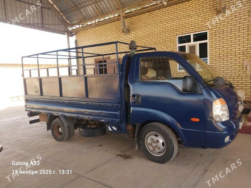 Kia Bongo 2011 - 165 000 TMT - Серахс - img 3