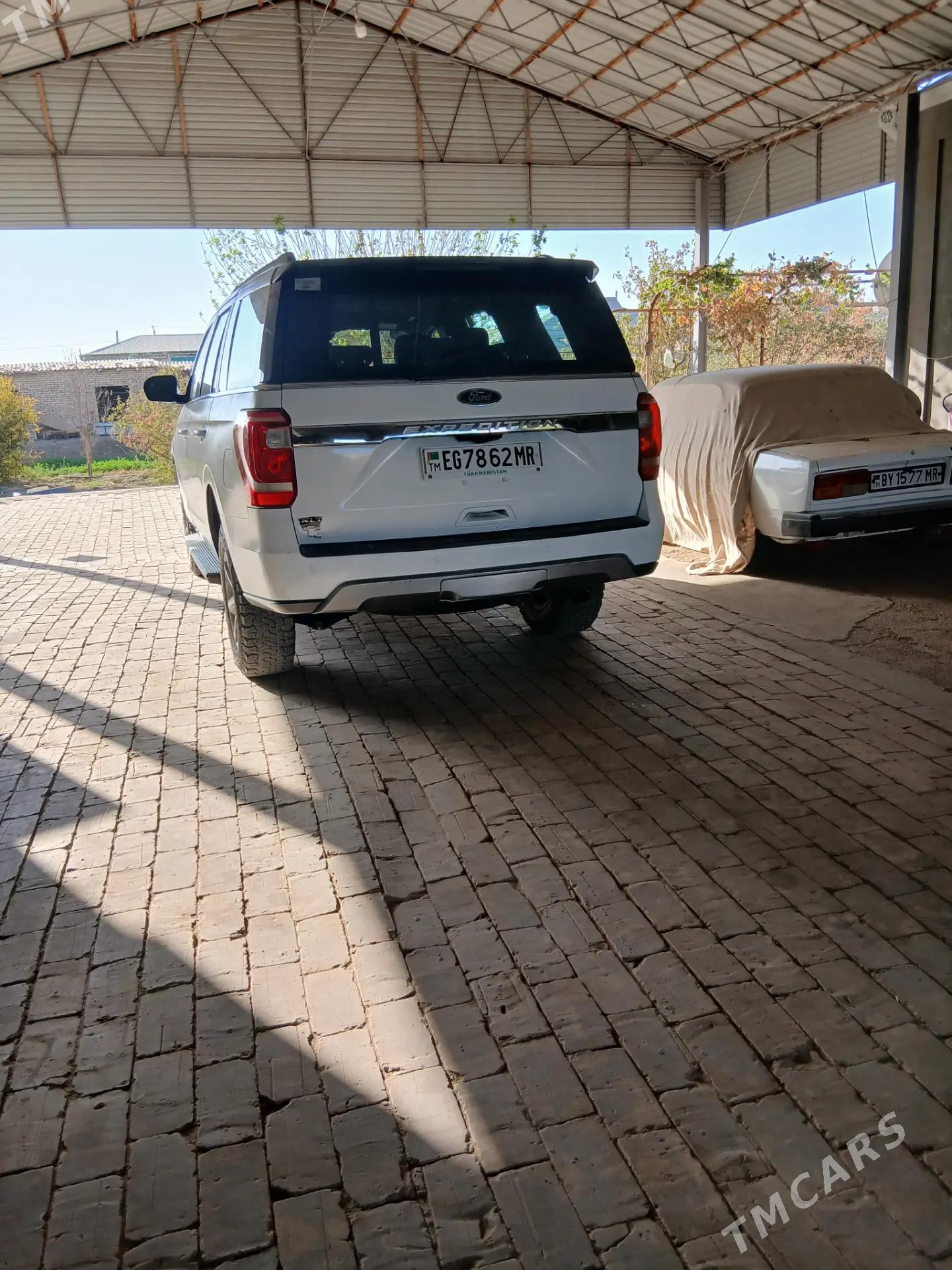 Ford Expedition 2022 - 500 000 TMT - Байрамали - img 7