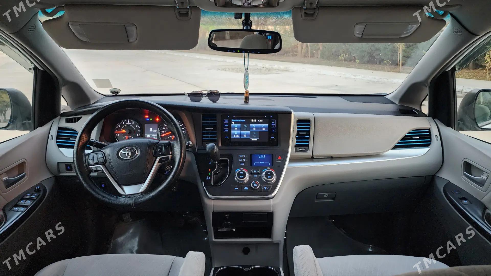 Toyota Sienna 2017 - 346 000 TMT - Aşgabat - img 4