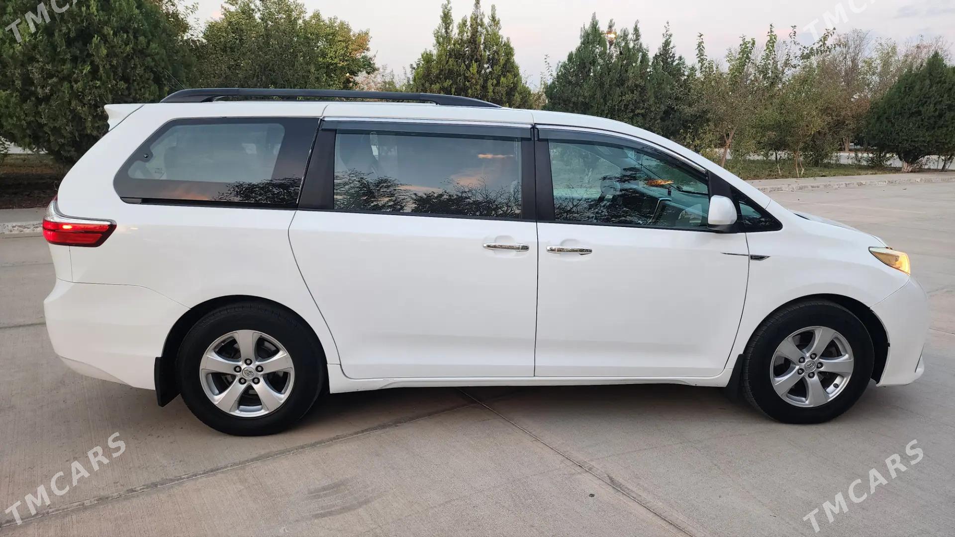 Toyota Sienna 2017 - 346 000 TMT - Aşgabat - img 2