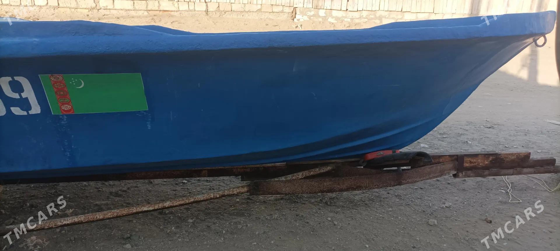 лодка леген - Хазар - img 2