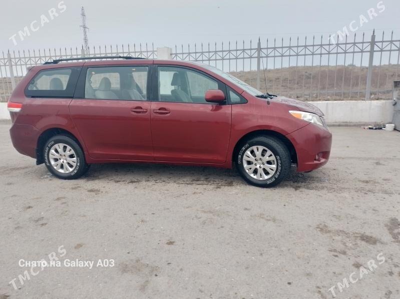 Toyota Sienna 2010 - 310 000 TMT - Görogly (Tagta) - img 3