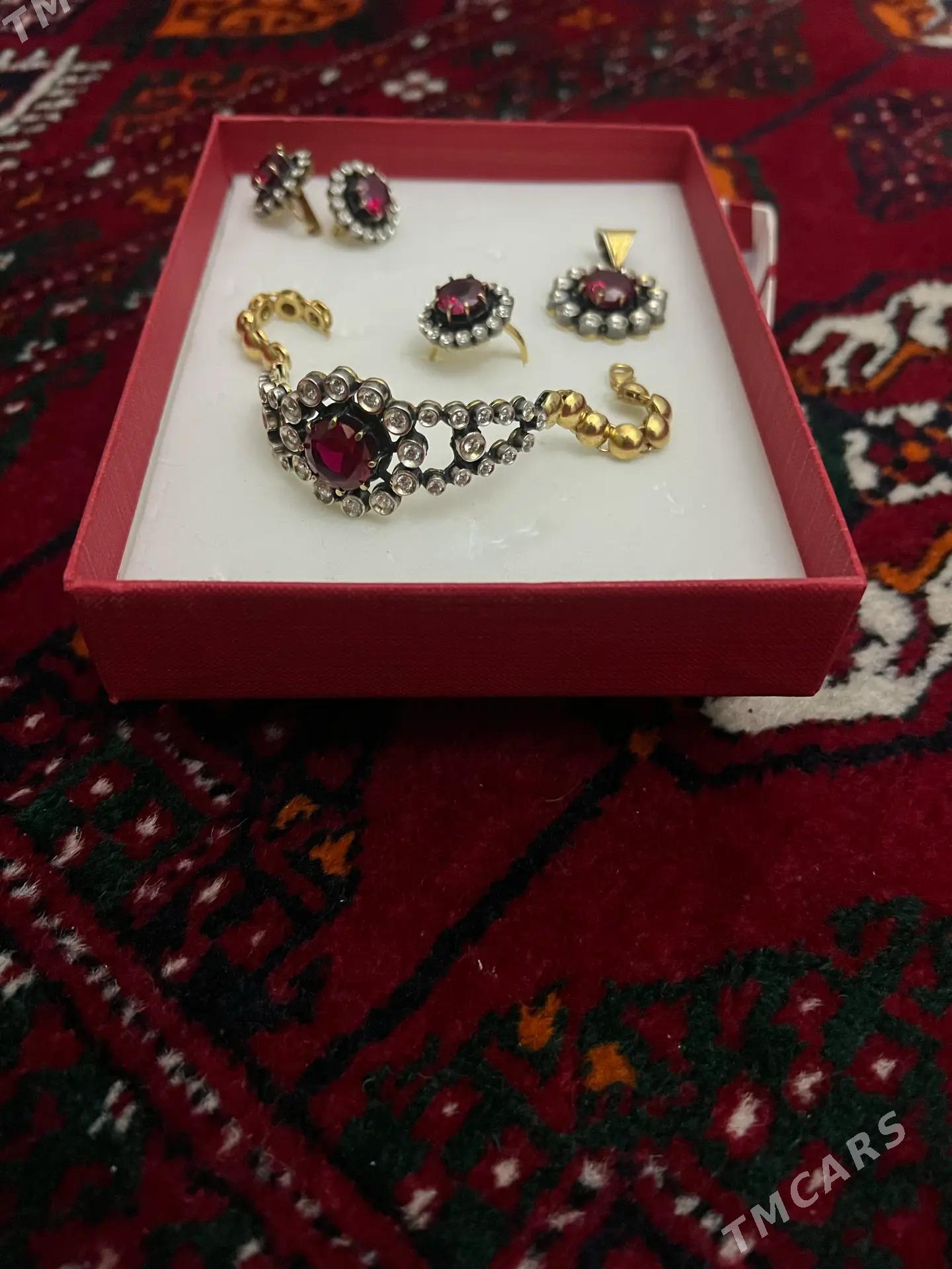 Kümüṣ gyzyl caýylan - Atatürk köç. - img 1