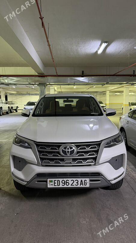 Toyota Fortuner 2024 - 580 000 TMT - ул. Чехова -  Элитки (А.Ниязов шаёлы) - img 2