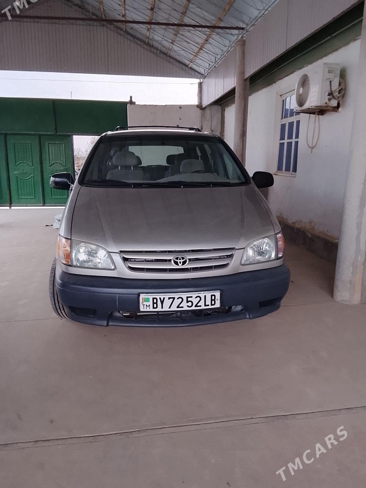 Toyota Sienna 2002 - 190 000 TMT - Dostluk - img 2