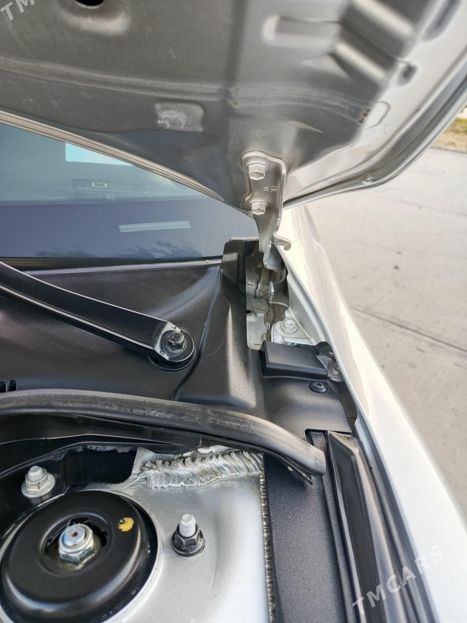 Toyota Camry 2011 - 290 000 TMT - Дашогуз - img 7