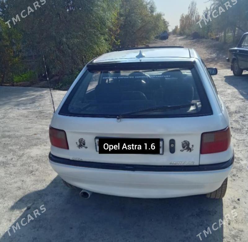 Opel Astra 1993 - 28 000 TMT - Gubadag - img 4