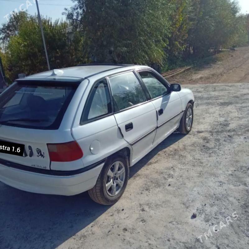 Opel Astra 1993 - 28 000 TMT - Gubadag - img 3