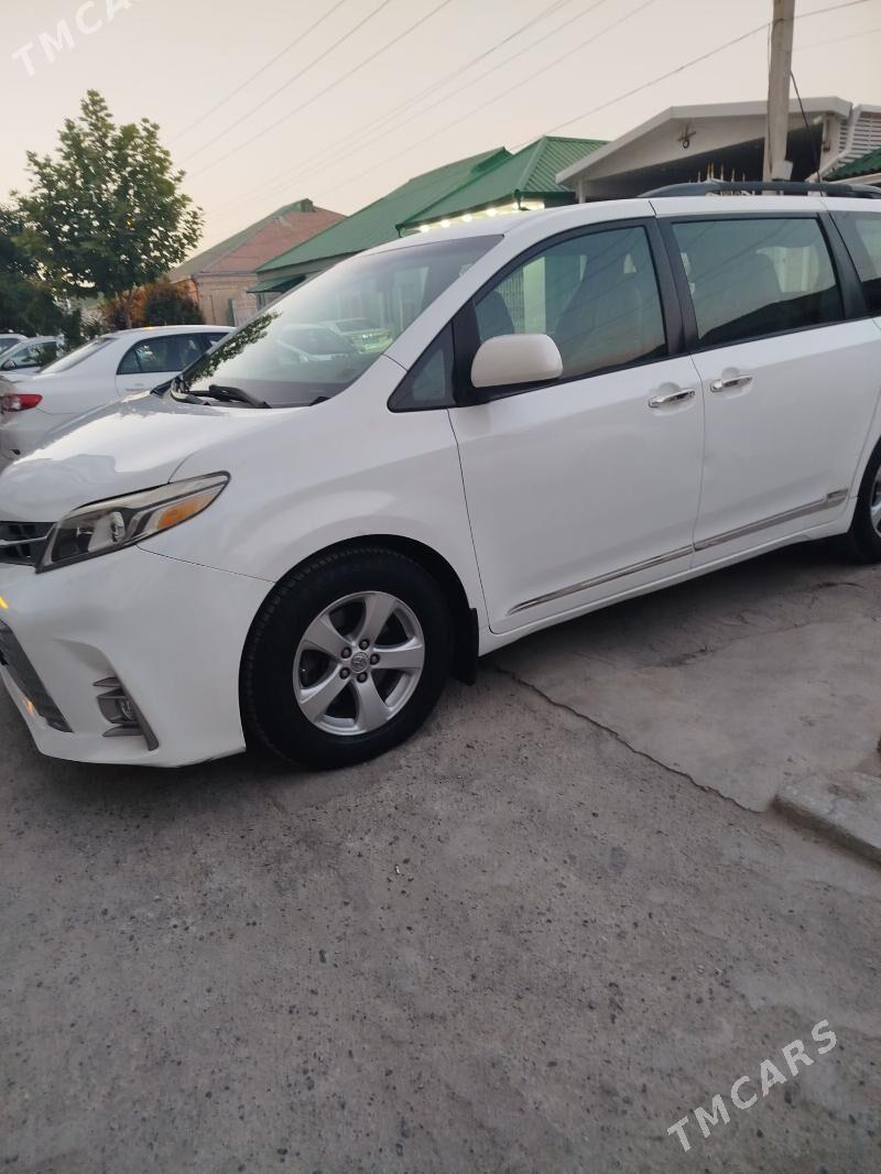 Toyota Sienna 2017 - 358 000 TMT - Aşgabat - img 5