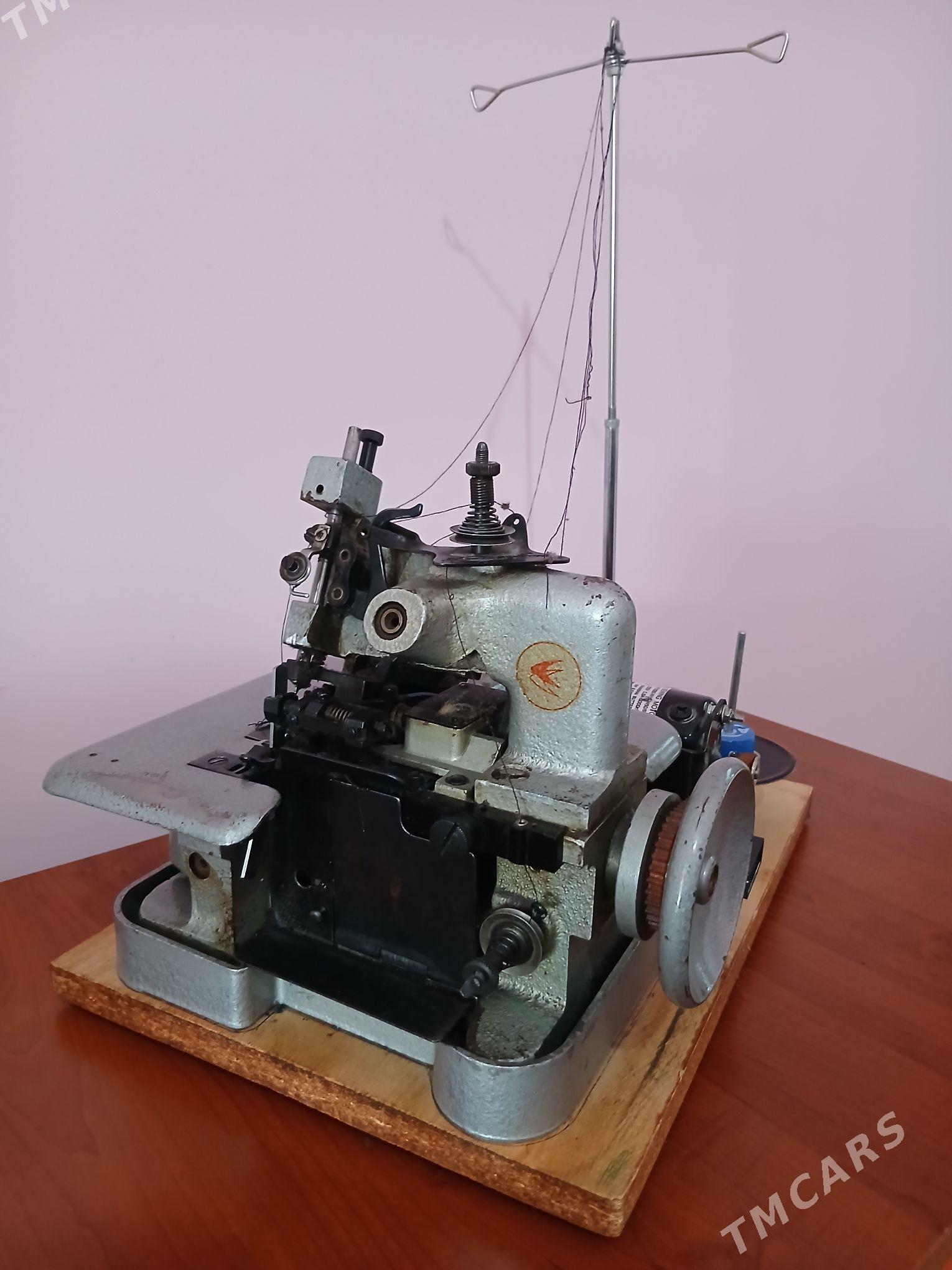 Оверлок машын. - Atatürk köç. - img 1