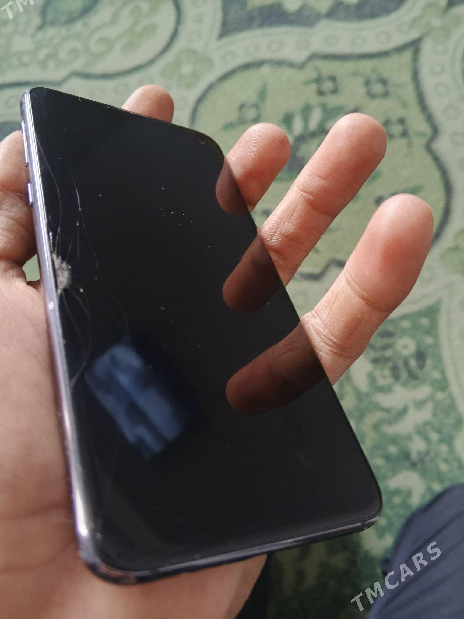 S10e  6/128 - Кëши - img 3