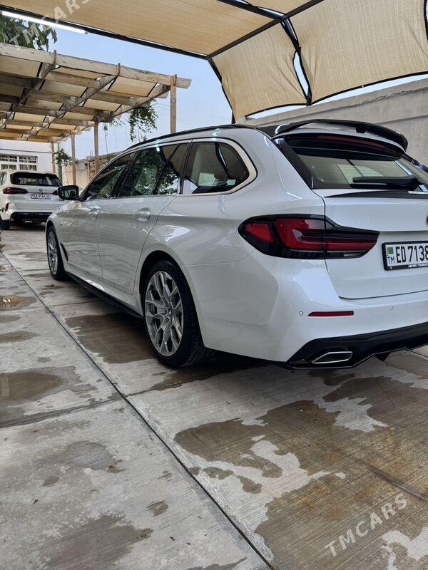 BMW 5 Series 2022 - 525 000 TMT - Aşgabat - img 4