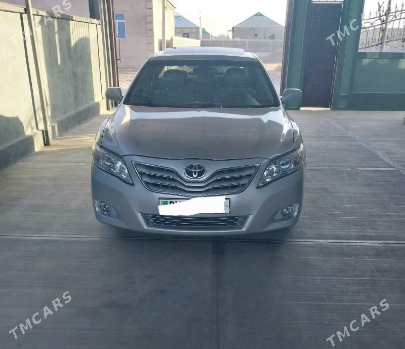 Toyota Camry 2010 - 220 000 TMT - Гёкдепе - img 2