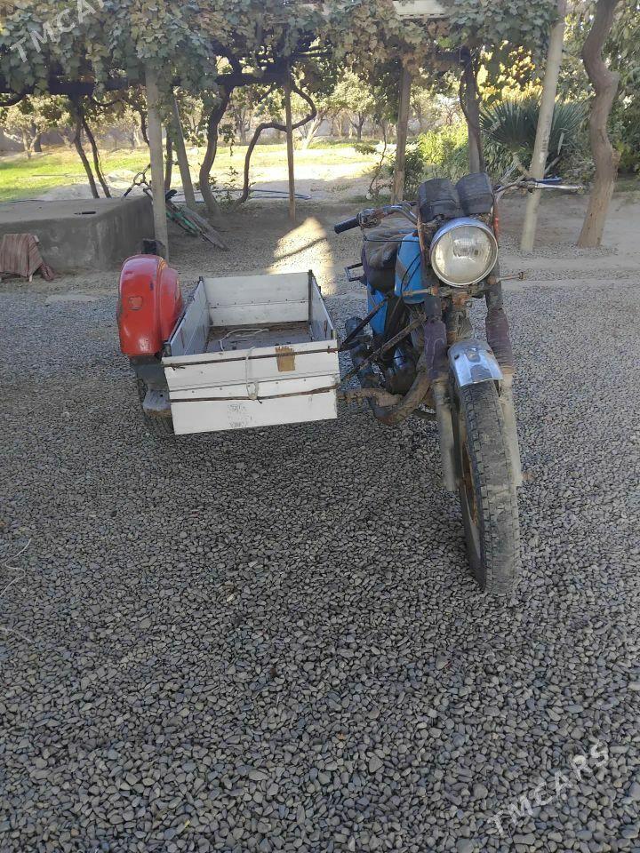 Iž Planeta 2005 - 7 000 TMT - Bäherden - img 3