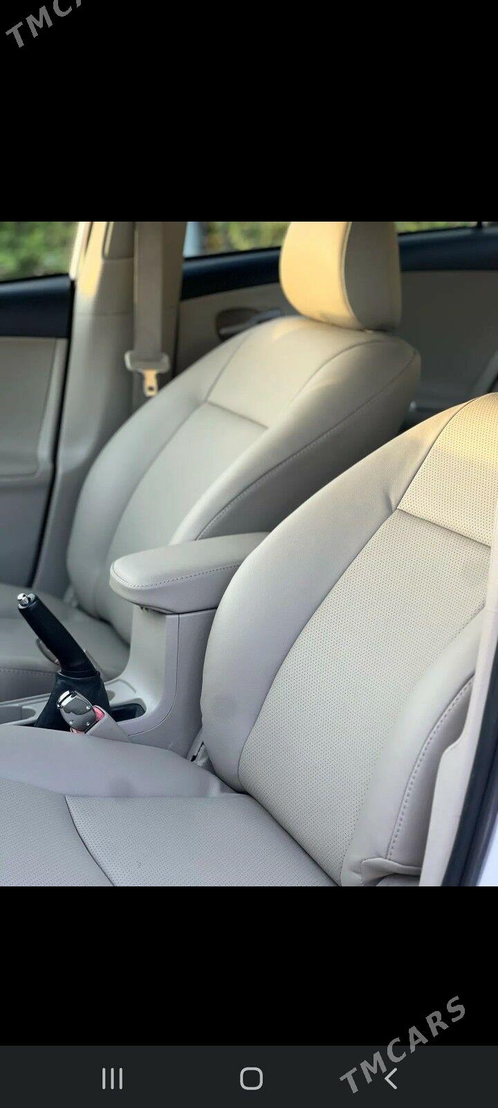 Toyota Corolla 2011 - 165 000 TMT - Gyzylarbat - img 6