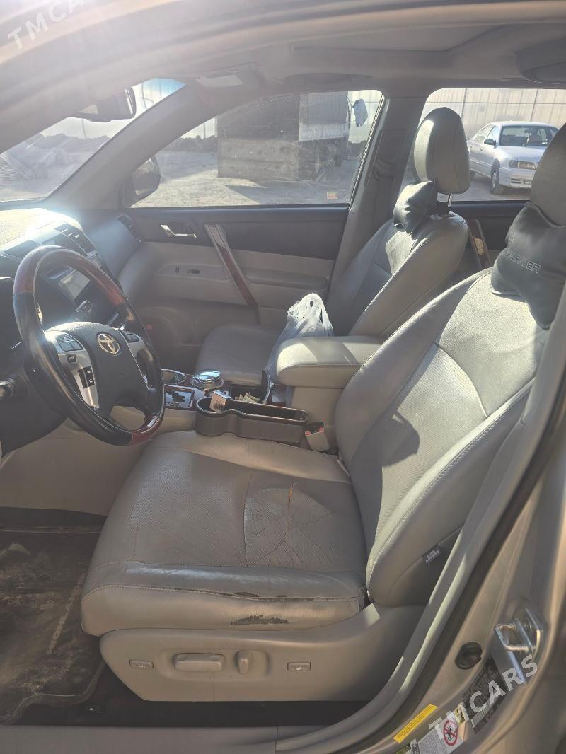 Toyota Highlander 2011 - 350 000 TMT - Сакарчага - img 5