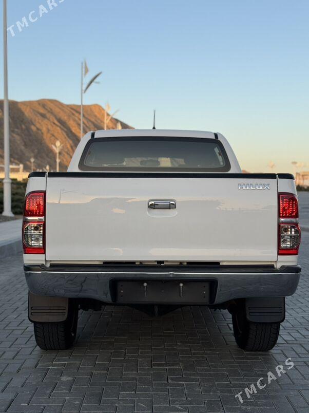 Toyota Hilux 2014 - 445 000 TMT - Туркменбаши - img 9