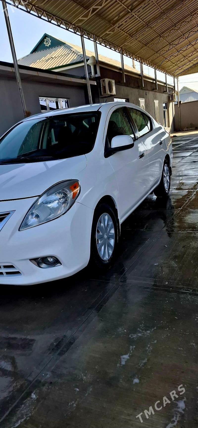 Nissan Versa 2012 - 130 000 TMT - Ашхабад - img 3