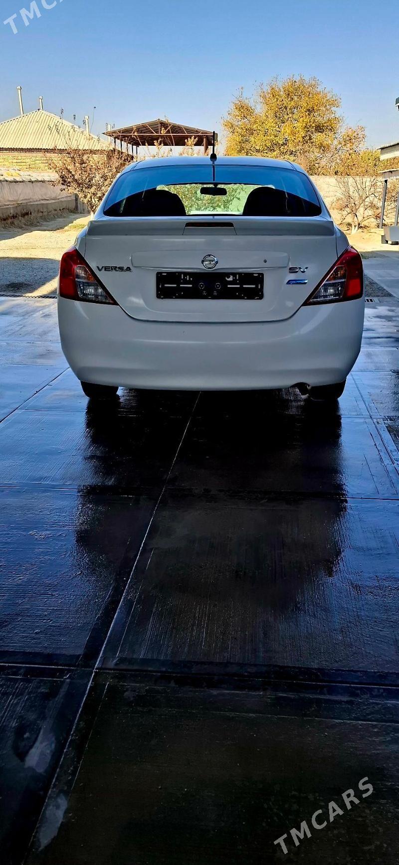 Nissan Versa 2012 - 130 000 TMT - Ашхабад - img 4