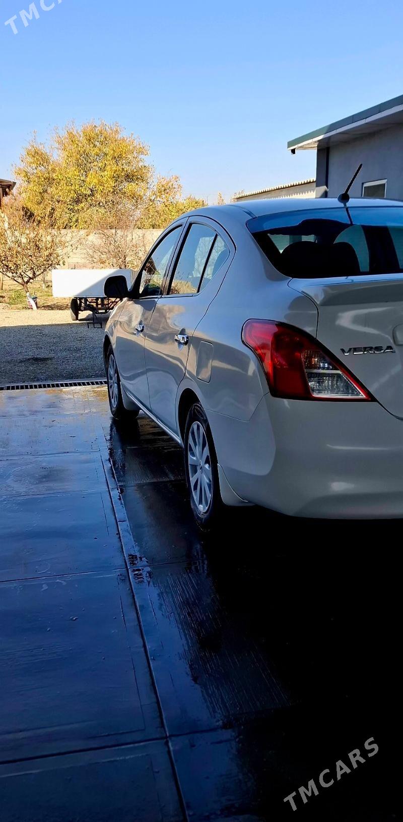 Nissan Versa 2012 - 130 000 TMT - Ашхабад - img 6