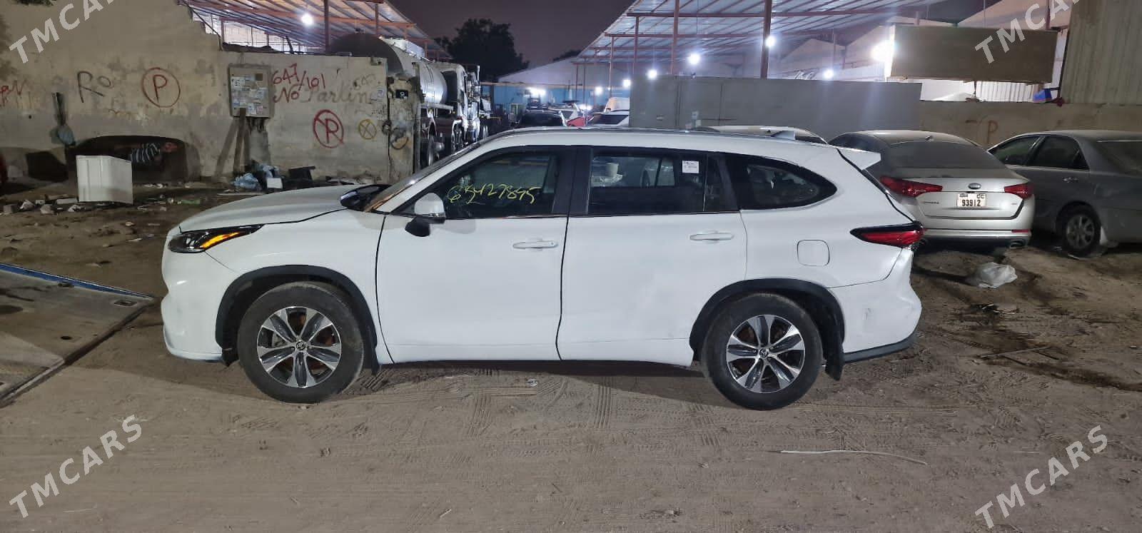 Toyota Highlander 2023 - 380 000 TMT - Мары - img 4