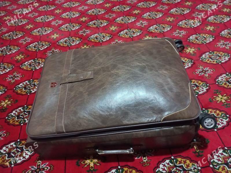 чемодан - Гурбансолтан Едже - img 2