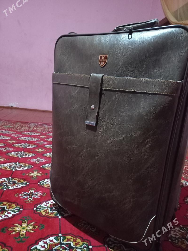 чемодан - Гурбансолтан Едже - img 3