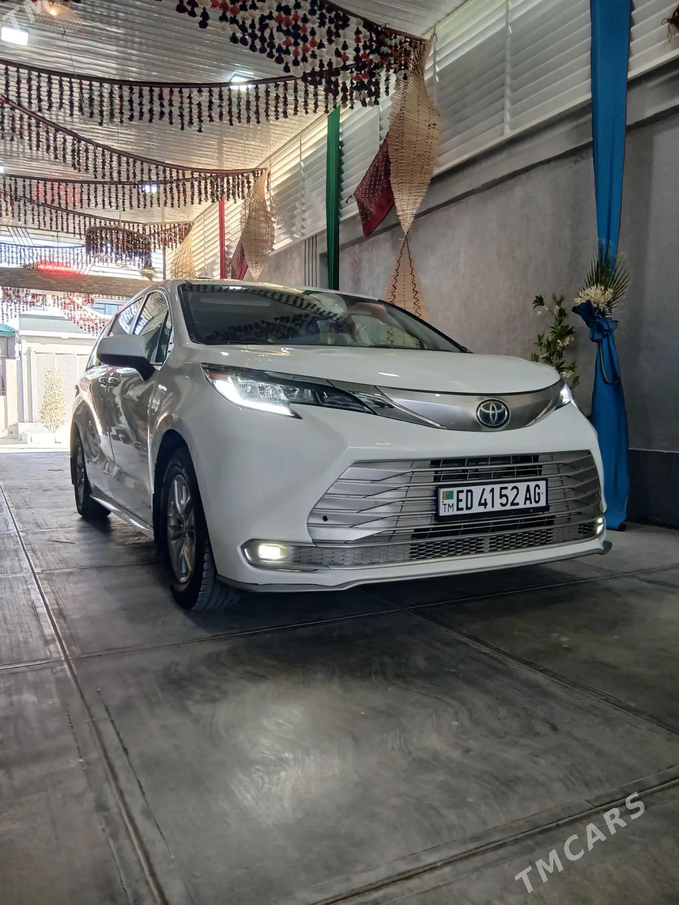 Toyota Sienna 2022 - 780 000 TMT - Aşgabat - img 2