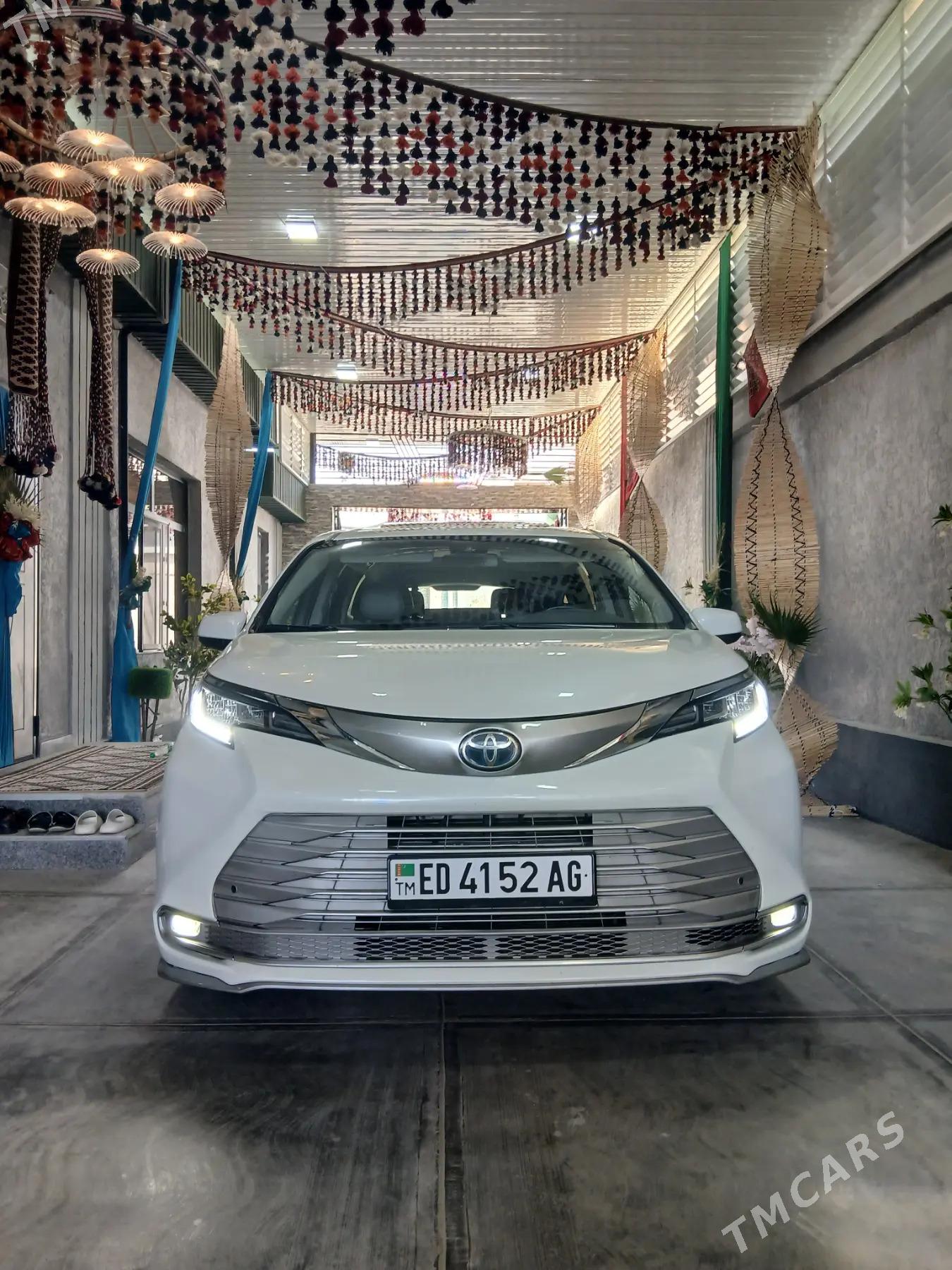 Toyota Sienna 2022 - 780 000 TMT - Aşgabat - img 4