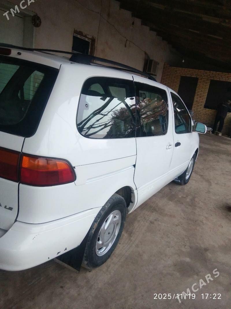 Toyota Sienna 2000 - 160 000 TMT - Halaç - img 2