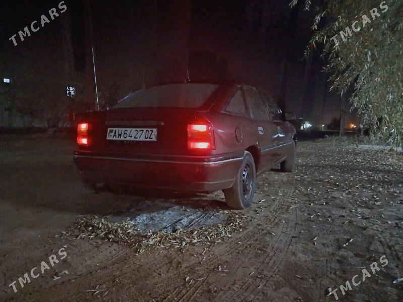 Opel Vectra 1990 - 26 000 TMT - етр. Туркменбаши - img 3