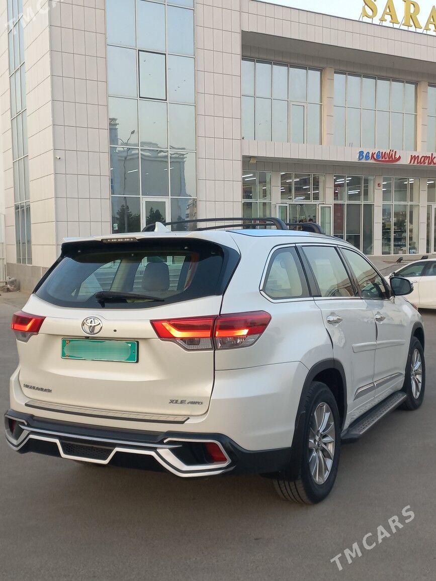 Toyota Highlander 2019 - 410 000 TMT - Ашхабад - img 4