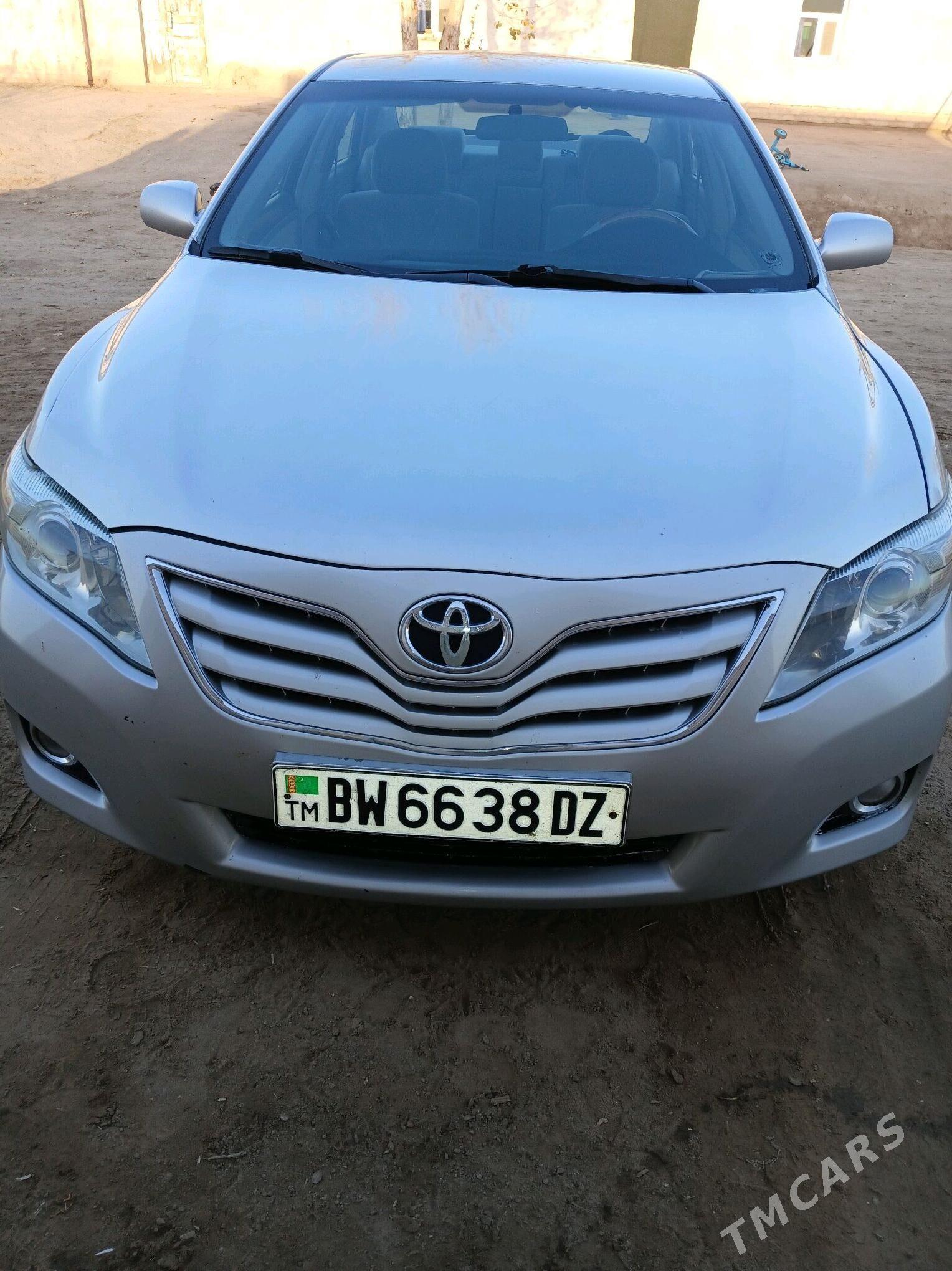 Toyota Camry 2011 - 200 000 TMT - Гурбансолтан Едже - img 1