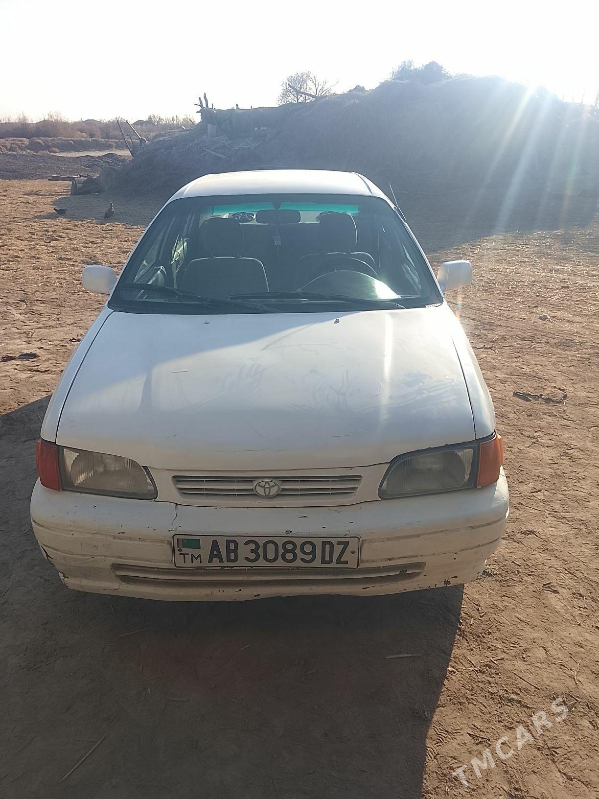 Toyota Corolla 1995 - 30 000 TMT - Губадаг - img 1