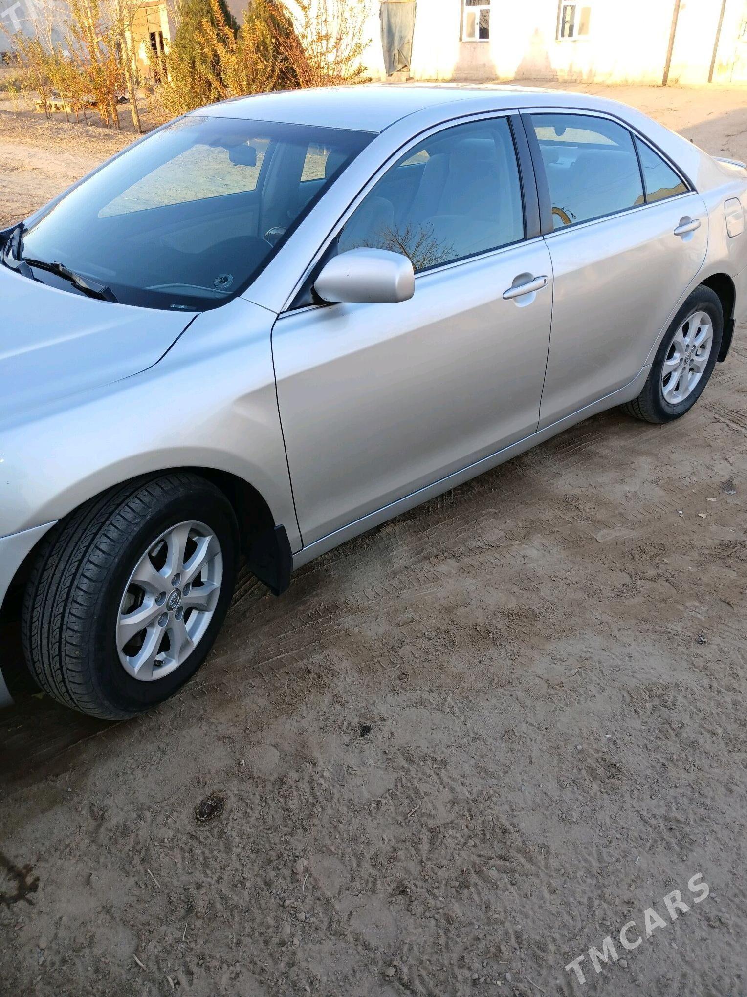 Toyota Camry 2011 - 200 000 TMT - Гурбансолтан Едже - img 5