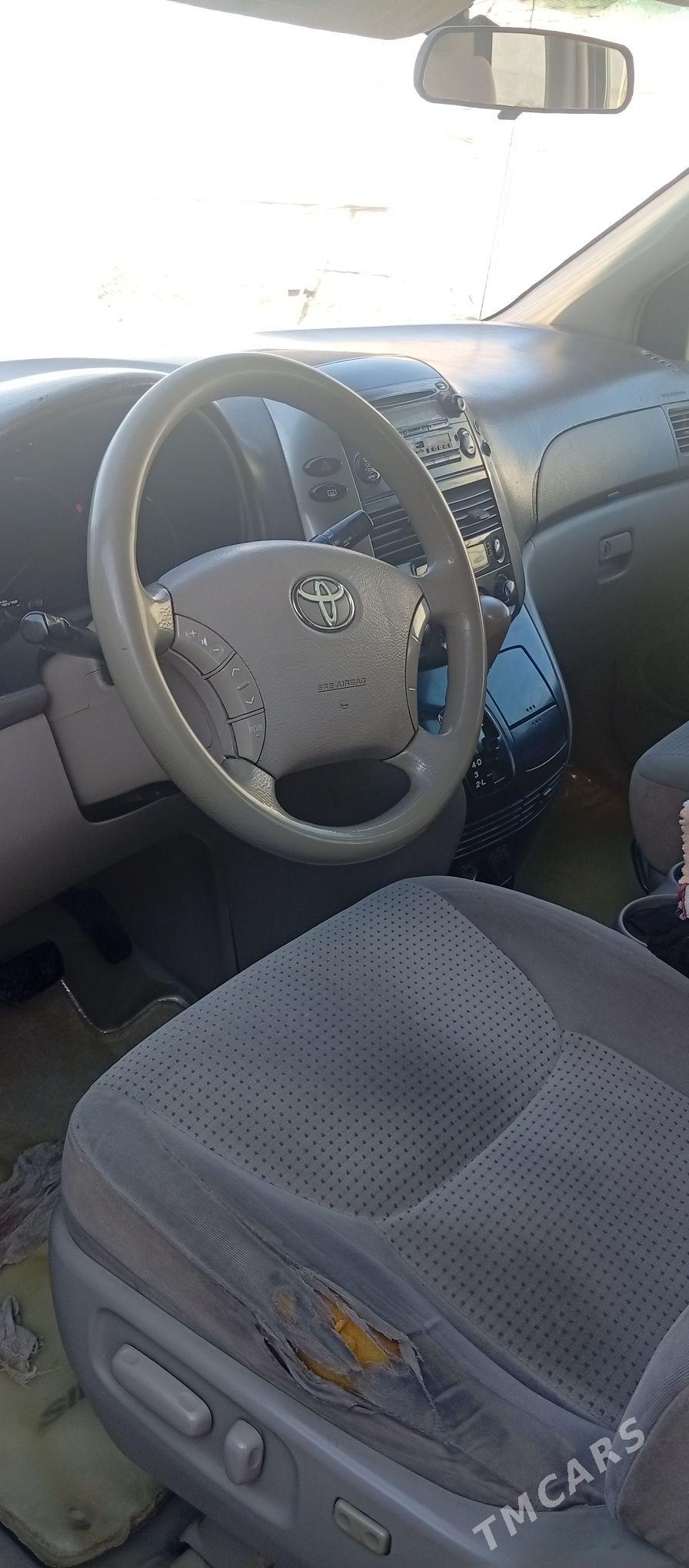 Toyota Sienna 2006 - 230 000 TMT - Кёнеургенч - img 8