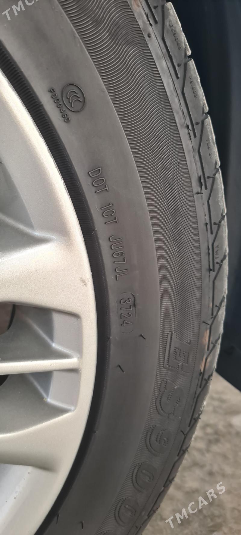 Toyota Camry 2017 - 310 000 TMT - Кëши - img 5