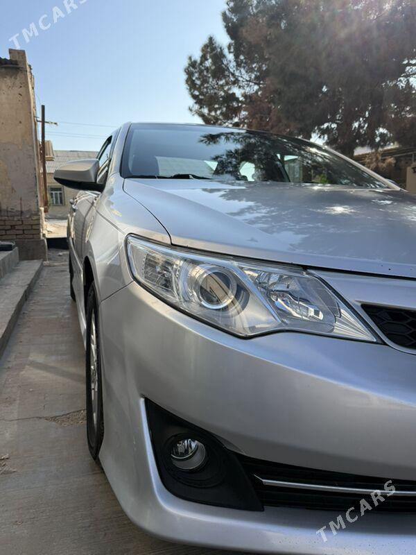 Toyota Camry 2012 - 250 000 TMT - Дянев - img 2