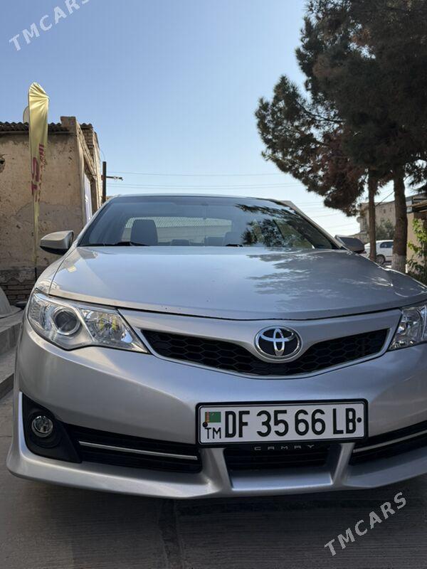 Toyota Camry 2012 - 250 000 TMT - Дянев - img 5