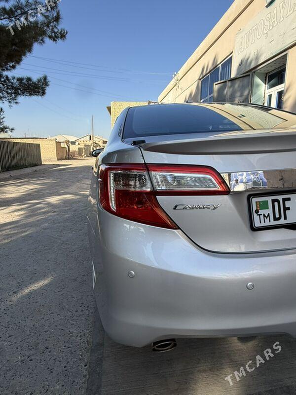 Toyota Camry 2012 - 250 000 TMT - Дянев - img 3
