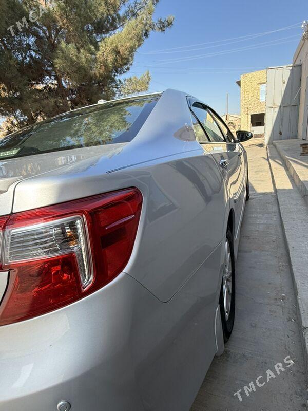 Toyota Camry 2012 - 250 000 TMT - Дянев - img 6