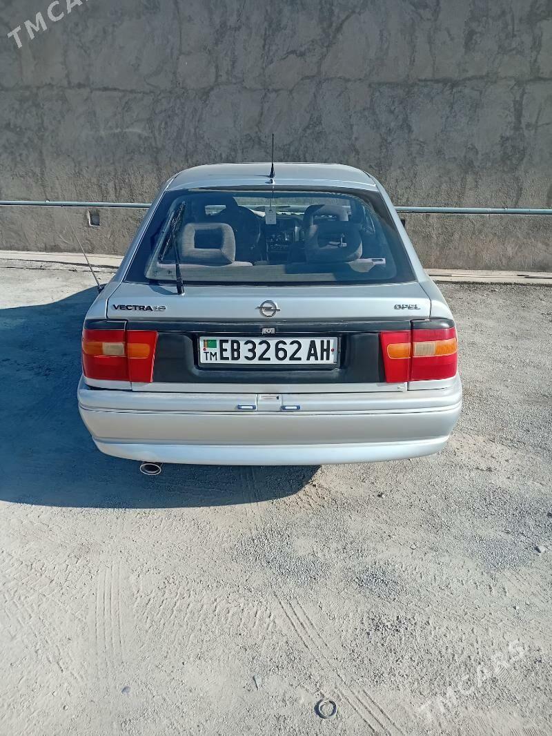 Opel Vectra 1989 - 30 000 TMT - Теджен - img 4