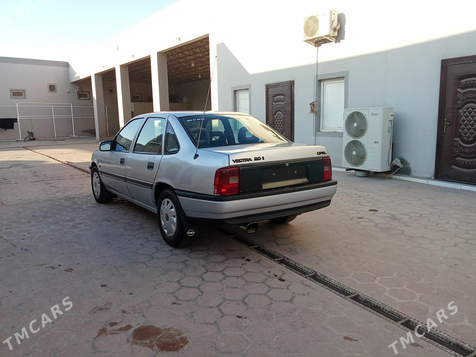 Opel Vectra 1989 - 50 000 TMT - Mary - img 4