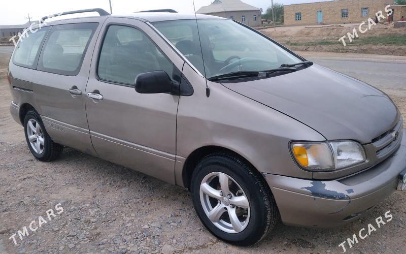 Toyota Sienna 1999 - 140 000 TMT - Türkmengala - img 2