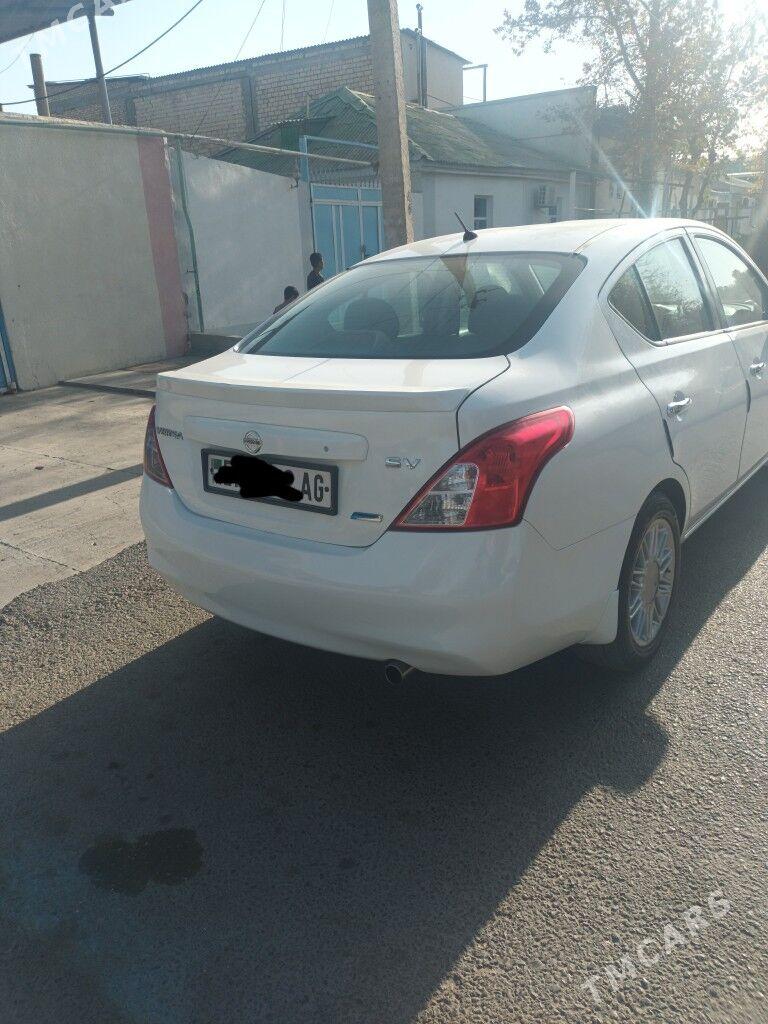 Nissan Versa 2011 - 130 000 TMT - Hitrowka - img 2